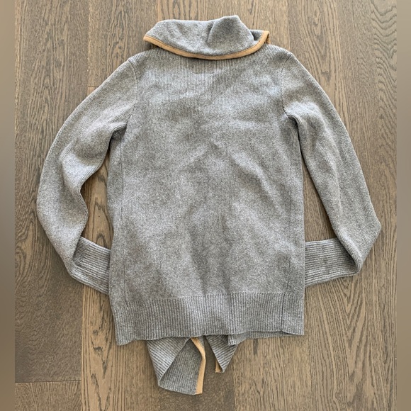 Abercrombie and Fitch cardigan size XS taupe colour - Picture 2 of 8